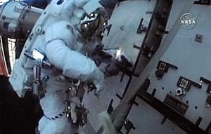 Problemas en un traje llevan a cancelar una misión en la ISS