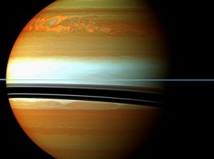 La sonda Cassini documenta el desarrollo de una tormenta gigante en Saturno