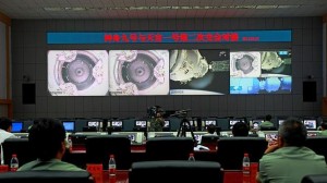 Los Taikonautas chinos completan su primer acoplamiento espacial manual