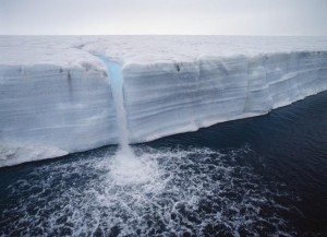 El Mayor Dique Glaciar Antártico a Punto de Colapsar