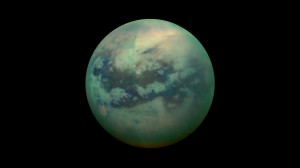 Cassini Descubre en Titán Molécula Esencial para la Vida