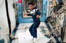 Los astronautas de la ISS brindaron con... orina reciclada