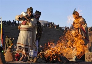 Año nuevo aymara 5517 en milenaria ciudadela de Tiwanaku