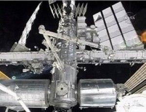 Nasa sube la órbita de la ISS para evitar impacto de basura espacial