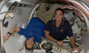 Tripulación del Endeavour termina su misión y se prepara para volver a casa.