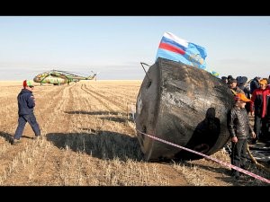 Aterriza la Soyuz en la que viajaban dos astronautas y Guy Laliberté